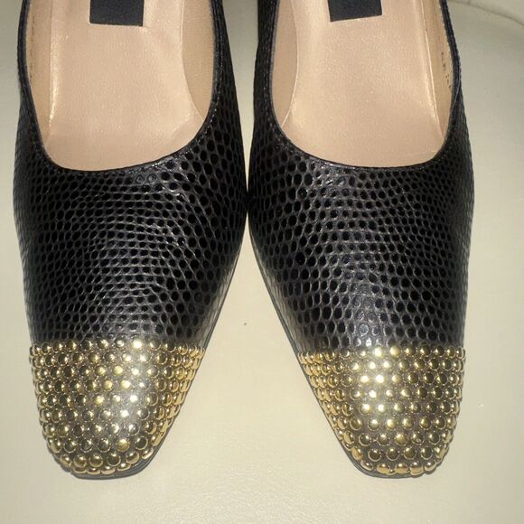 Stuart Weitzman Black Studded Leather Gold Metal Cap Toe Heel Accent Sz 7.5 AAAA - Picture 3 of 10